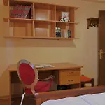 Zeusplace Evelin